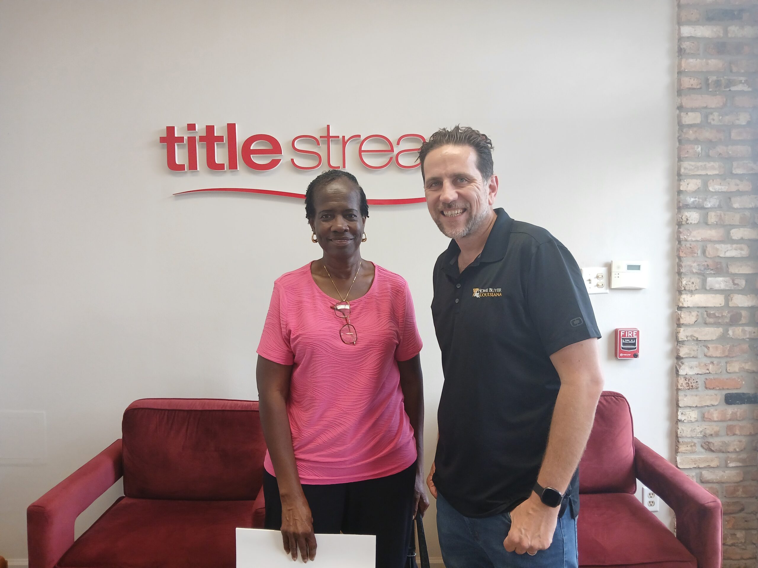 Happy seller selling her Old Jefferson house fast for cash with Home Buyer Louisiana