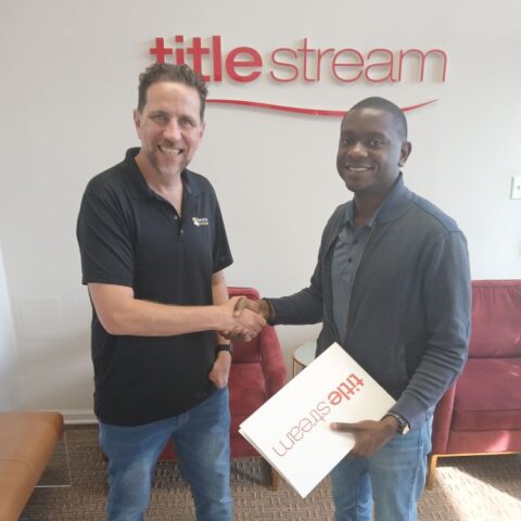 Happy seller closing with Home Buyer Louisiana after selling house fast for cash